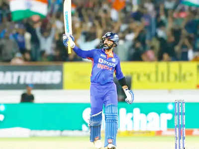 খেলনে কা নহি, পেলনে কা টাইম হ্যায়..., Dinesh Karthik-এর প্রশংসায় পঞ্চমুখ Virender Sehwag