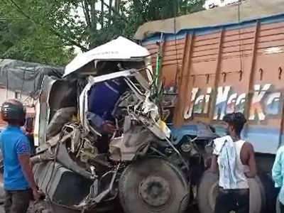 Begusarai Accident News : तेज रफ्तार ट्रक की खड़े ट्रक में सीधी टक्कर... दो लोगों की मौत, बेगूसराय में 3 घटनाओं में 4 की गई जान