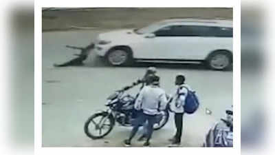 MP News : जबलपुर में दर्दनाक हादसा, सड़क पार कर रहे युवक को कार ने कुचला, वीडियो वायरल
