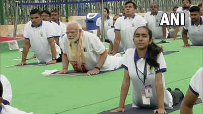 Yoga Day 2022 యోగా వ్యక్తికే పరిమితం కాదు.. సకల మానవాళికి ఉపయుక్తం: ప్రధాని
