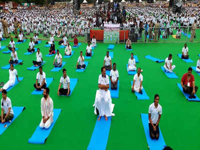 Yoga Day 2022: యోగా సాధనతో దేశాన్ని ఆరోగ్యవంతం చేద్దాం.. యోగాడే వేడుకల్లో ఉపరాష్ట్రపతి వెంకయ్య నాయుడు