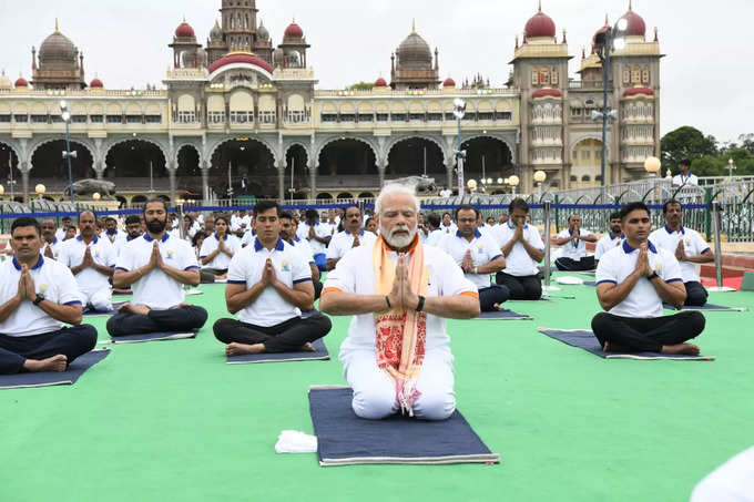 ಪ್ರಧಾನ ಮಂತ್ರಿ ನರೇಂದ್ರ ಮೋದಿ ಅವರ ಯೋಗ ಭಂಗಿ