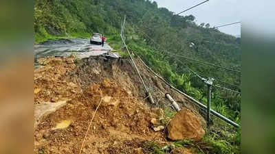 টানা বৃষ্টিতে ফের পাহাড়ে ভূমিধস, Siliguri-Kurseong যোগাযোগ বিচ্ছিন্ন