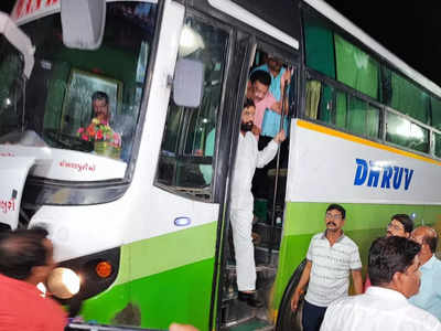 മഹാരാഷ്ട്രയിൽ നാടകീയ നീക്കങ്ങൾ; ഷിൻഡെയ്ക്കൊപ്പം 37 എംഎൽഎമാർ? വിമതർ ഗുവാഹത്തിയിൽ