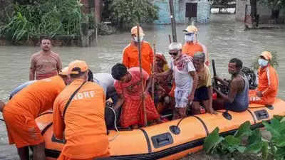 Jammu Flood Rescue: जम्मू के रियासी जिले में अचानक आई बाढ़, SDRF कर्मियों ने बचाई पांच की जान