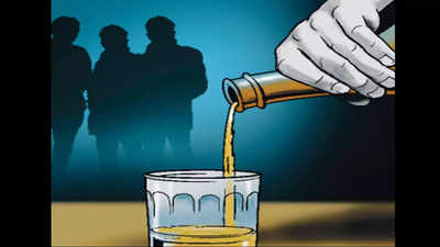 Delhi Crime: दोस्त की शराब की बोतल से बिना पूछे पैग बनाकर पी लिया, तो दोस्त ने पेट्रोल डालकर शख्स को आग लगाई