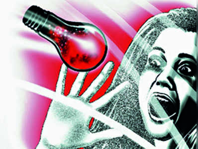 Delhi Crime: घरेलू विवाद में महिला पर कुकर की खौलती दाल उड़ेल दी, सास और ननद पर आरोप