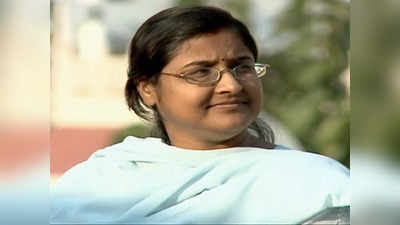 Agra News: पूर्व IPS अधिकारी अमिताभ ठाकुर की पत्नी नूतन का ड्राइविंग लाइसेंस मिला फर्जी, जानिए क्याा बोलीं?