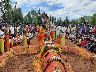 தருமபுரியில் கண்முன் வந்த மஹாபாரதம்... வியப்பில் ஆழ்த்திய துரியோதனன் படுகளம்!