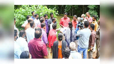 എംഎൽഎയുടെ നിർദ്ദേശം അവഗണിച്ചു; അടുകാട് തോട്ടിലൂടെ മാലിന്യം വീണ്ടുമൊഴുക്കി