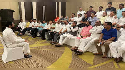 Maharashtra Political Crisis: 16 बागी विधायकों से डिप्टी स्पीकर मांगेंगे जवाब, अयोग्य ठहराने की मांग, श‍िवसेना ने महाध‍िवक्‍ता से ली कानूनी राय