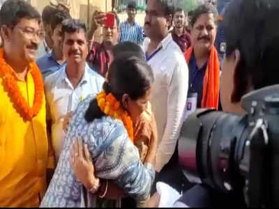 Mandar By Election जीतने के बाद बोलीं शिल्पी नेहा तिर्की- बाबा के दामन पर लगा दाग धुला, BJP के डराने-धमकाने की प्रवृत्ति को जनता ने नकारा