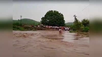 नांदेडच्या जांभळा गावात ढगफुटी सदृश्य पाऊस, शेतकऱ्यांच्या डोळ्यात पाणी; काय झालं? पाहा...