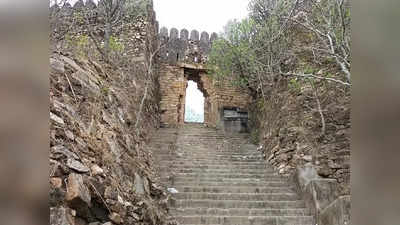 Sonbhadra News: इस किले में छुपी हैं गुफाएं, खजाना और कई राज, विजयगढ़ दुर्ग के बारे में जानिए क्या कहते है लोग