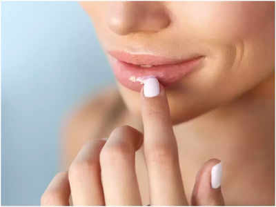 Lip-care Tips: ચોમાસામાં તમારા હોઠ પણ ડ્રાય થઇ જાય છે? તો અજમાવો આ ટિપ્સ