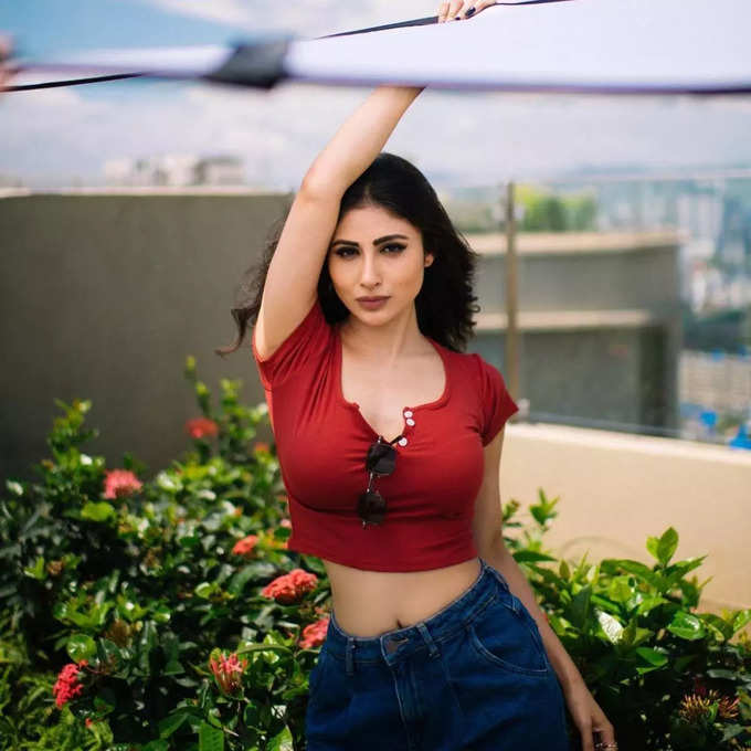 mouni roy