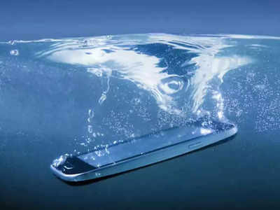 OMG! १० महिन्यांपूर्वी नदीत पडला होता iPhone, सापडल्यानंतर काय झाले पाहा