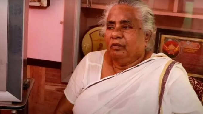 നടക്കാൻ പോലും കഴിയാതെ