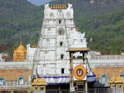 Tirupati Balaji Temple: চুল দান করলে ভগবানের আশীর্বাদ পাওয়া যায়, তিরুপতি মন্দিরের গল্প শুনলে চমকে যাবেন!