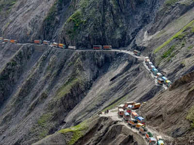 भारत में ही है दुनिया की सबसे खतरनाक सड़क, रोड को देखकर ही ऊपर वाले को याद करने लगते हैं लोग