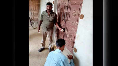 मैनपुरी में अपराध की कमाई से बनी 80 लाख की संपत्ति प्रशासन ने की कुर्क, जेल में बंद है आरोपी गैंगस्टर