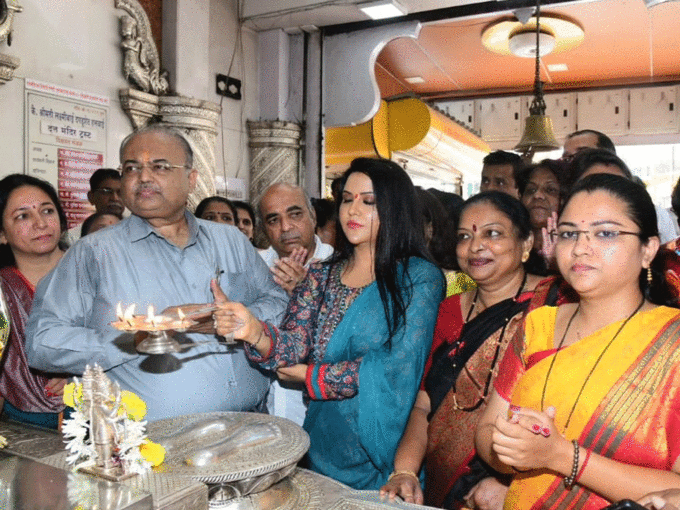 पुणे के मंदिर में भी की थी पूजा