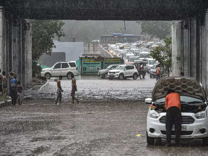 कार हुई खराब तो बढ़ी परेशानी