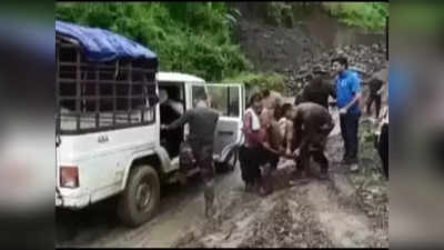 Manipur Landslide: भूस्खलनात लष्कराची छावणी उद्ध्वस्त; ५५ जवान ढिगाऱ्याखाली अडकले, मृतांचा आकडा वाढण्याची भीती