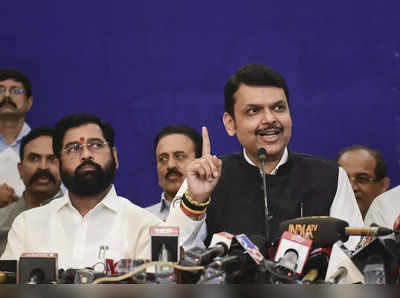 Maharashtra New CM: শিন্ডের মন্ত্রিসভায় নেই Devendra Fadnavis! কিং মেকার BJP বাইরে থেকে জোগাবে সমর্থন