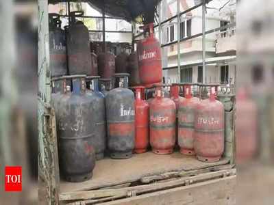 Gas Cylinder Price: శుభవార్త.. భారీగా తగ్గిన గ్యాస్ సిలిండర్ ధర.. ఈరోజు నుంచి కొత్త రేట్లు!