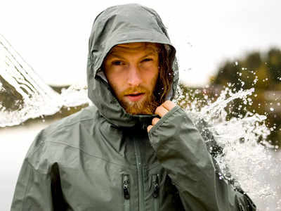 पुरुषों के लिए बेस्ट हैं ये 5 वॉटरप्रूफ Raincoat, बारिश से मिलेगी आपको पूरी सुरक्षा