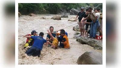 नदी किनारे पिकनिक मना रहे थे 11 टूरिस्ट, अचानक आए सैलाब से आफत में फंसी जान, SDRF और पुलिस बनी पालनहार