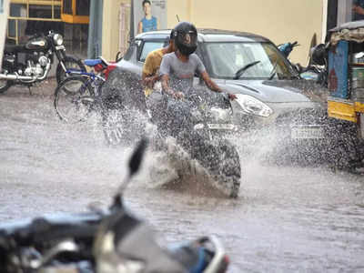 West Bengal Weather Update: আজ ভারী বৃষ্টিতে ভিজতে চলেছে বঙ্গের এই জেলাগুলি, কমবে কি গরম?