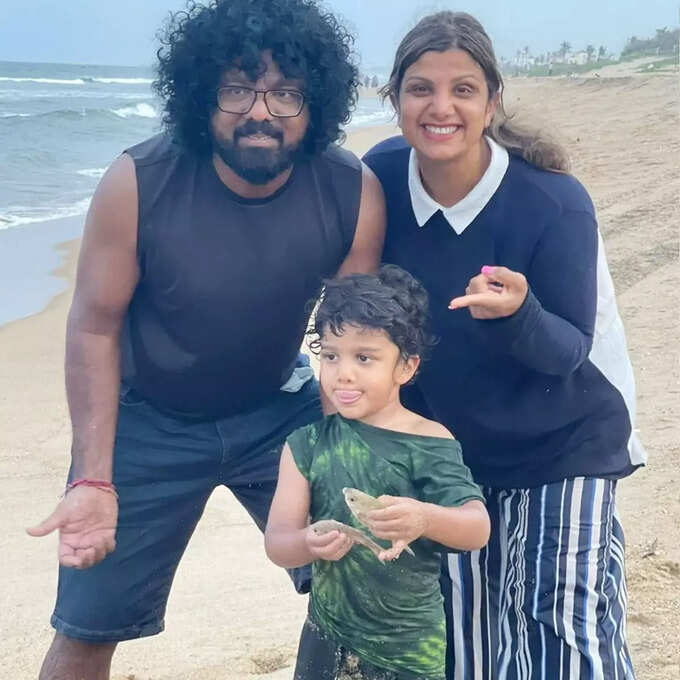 rambha with husband and kids