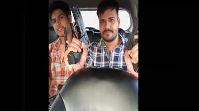 Siddhu Moosewala Shooters New Video: मूसेवाला की हत्या के बाद शूटर्स ने बनाए वीडियो, पंजाबी गीत पर लहराए हथियार, देखें