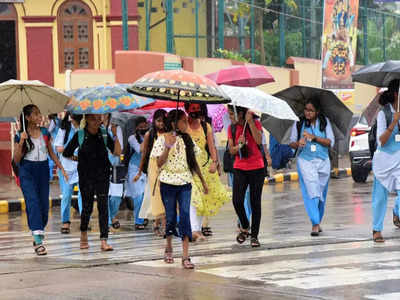 Schools Holiday In Kasaragod : കനത്ത മഴ തുടരുന്നു; ജില്ലയിലെ എല്ലാ സ്കൂളുകൾക്കും നാളെ അവധി; പ്രഖ്യാപനവുമായി കാസർകോട് ജില്ലാ കളക്ടർ