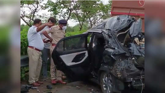 ORRపై ఘోర రోడ్డు ప్రమాదం.. నుజ్జైన కారు, ముగ్గురి మృతి 