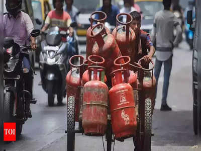 Gas Cylinder Price: వామ్మో.. గ్యాస్ సిలిండర్ ధర రూ.1250