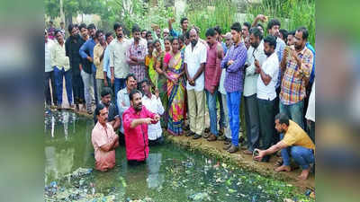 Nellore Rural Mla: మురికి కాలువలో దిగి వైసీపీ ఎమ్మెల్యే నిరసన.. ఒక్క హామీ కోసం!