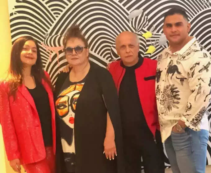 pooja-bhatt-family