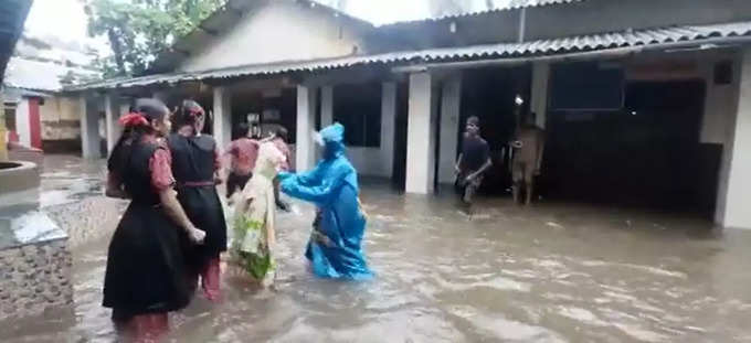 कुर्ला येथील शाळेला सुट्टी