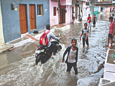 Monsoon Update in Madhya Pradesh : घऱ से सड़क तक पानी ही पानी, मानसून की ज्यादा मेहरबानी ने बढ़ाई परेशानी