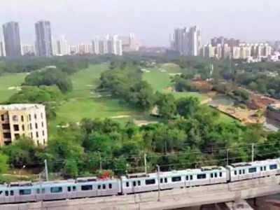 Noida Metro: बीमार और बुजुर्गों के लिए मुसीबत बनी मेट्रो! तेज आवाज से घर में रहना हुआ मुश्किल