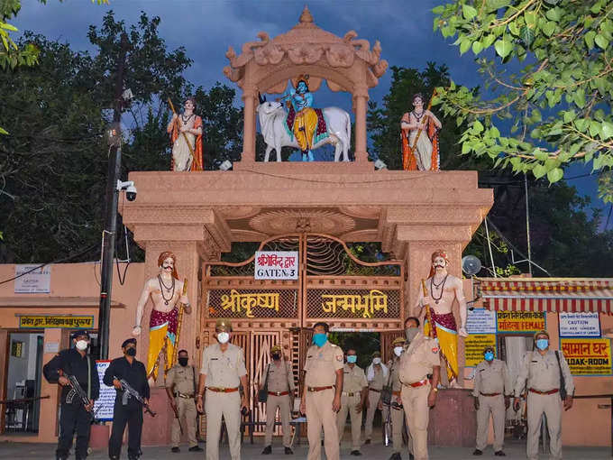 कृष्ण के प्रपौत्र बज्रनाभ पहले मंदिर का करवाया था निर्माण -