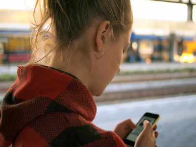 Mobile Tricks: ফোন এলেও স্ক্রিনে দেখা যাচ্ছে না নাম? 4 উপায়ে হবে সমাধান