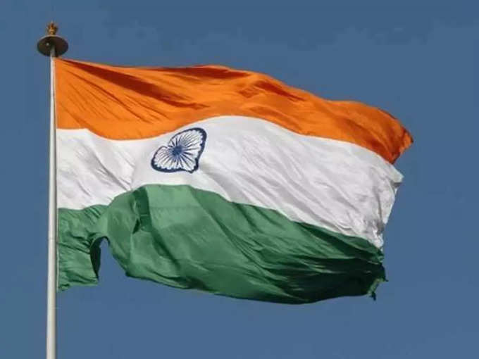 5- भारतीय झंडा बनाने में इतने लोगों की है मेहनत