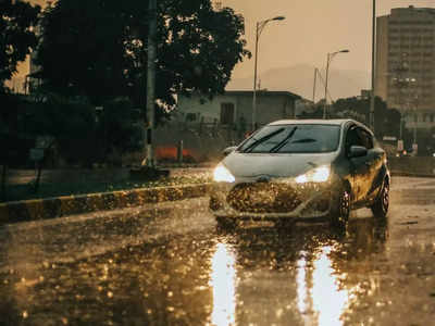 बारिश में गाड़ी चलाते समय इन 4 बातों का जरूर रखें ध्यान, हादसे से बचाएंगी ये सावधानियां