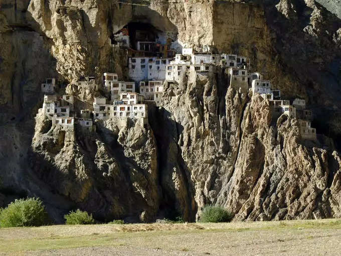 फुकताल मठ - Phuktal Monastery