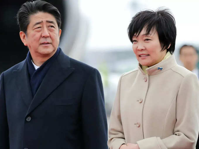 Shinzo Abe with wife