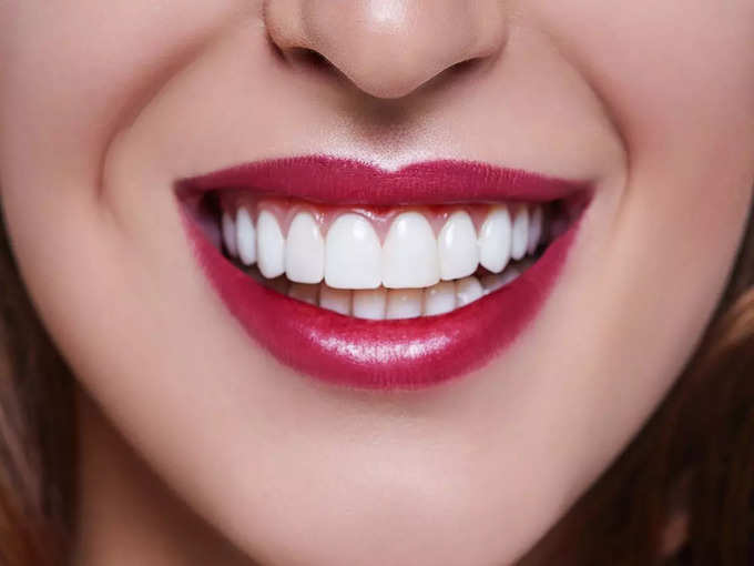पीले दांतों को करता है सफेद और मजबूत